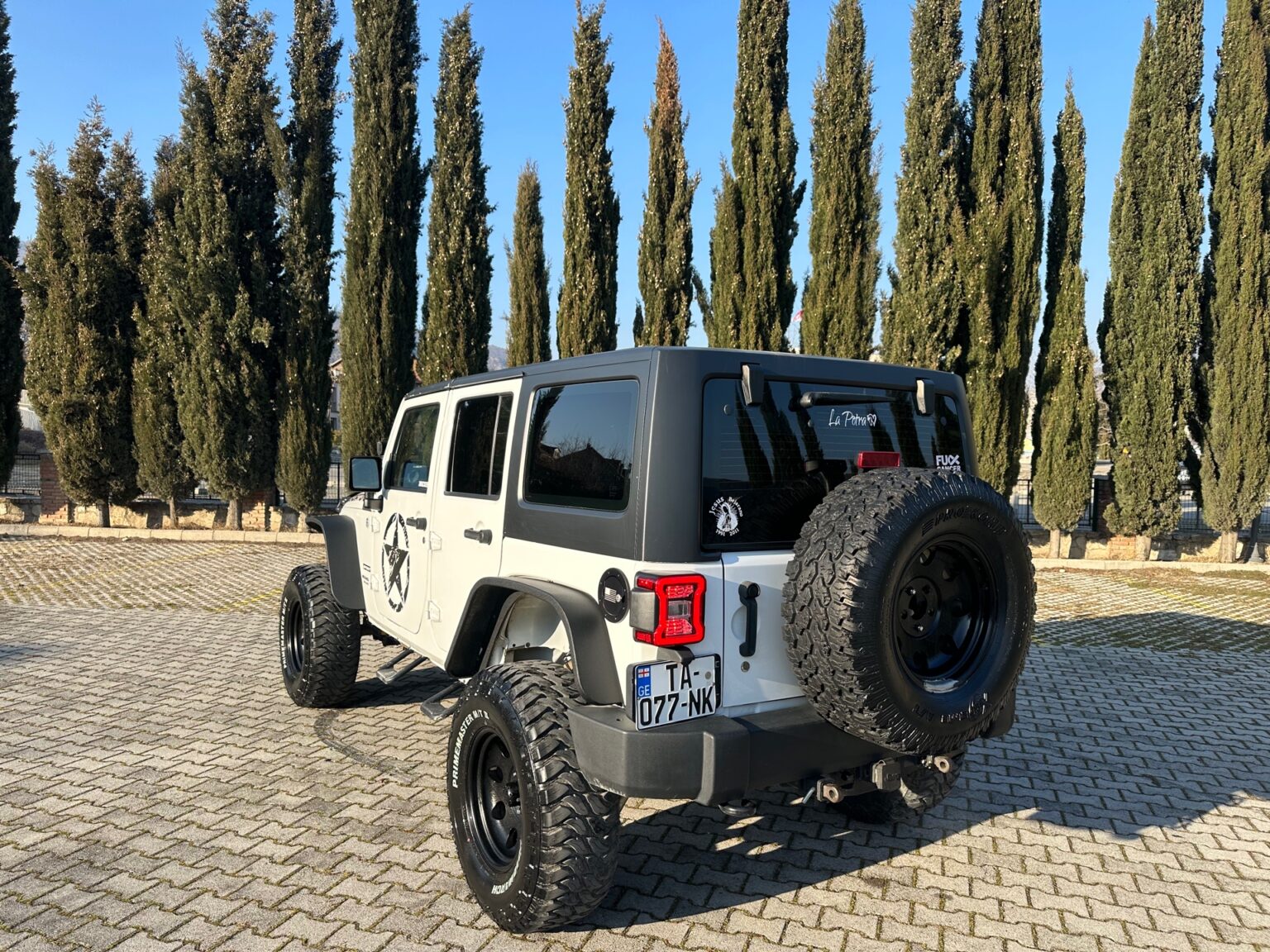 Off-road rental Georgia - Jeep Wrangler SUV for rent in Tbilisi and Tbilisi Airport