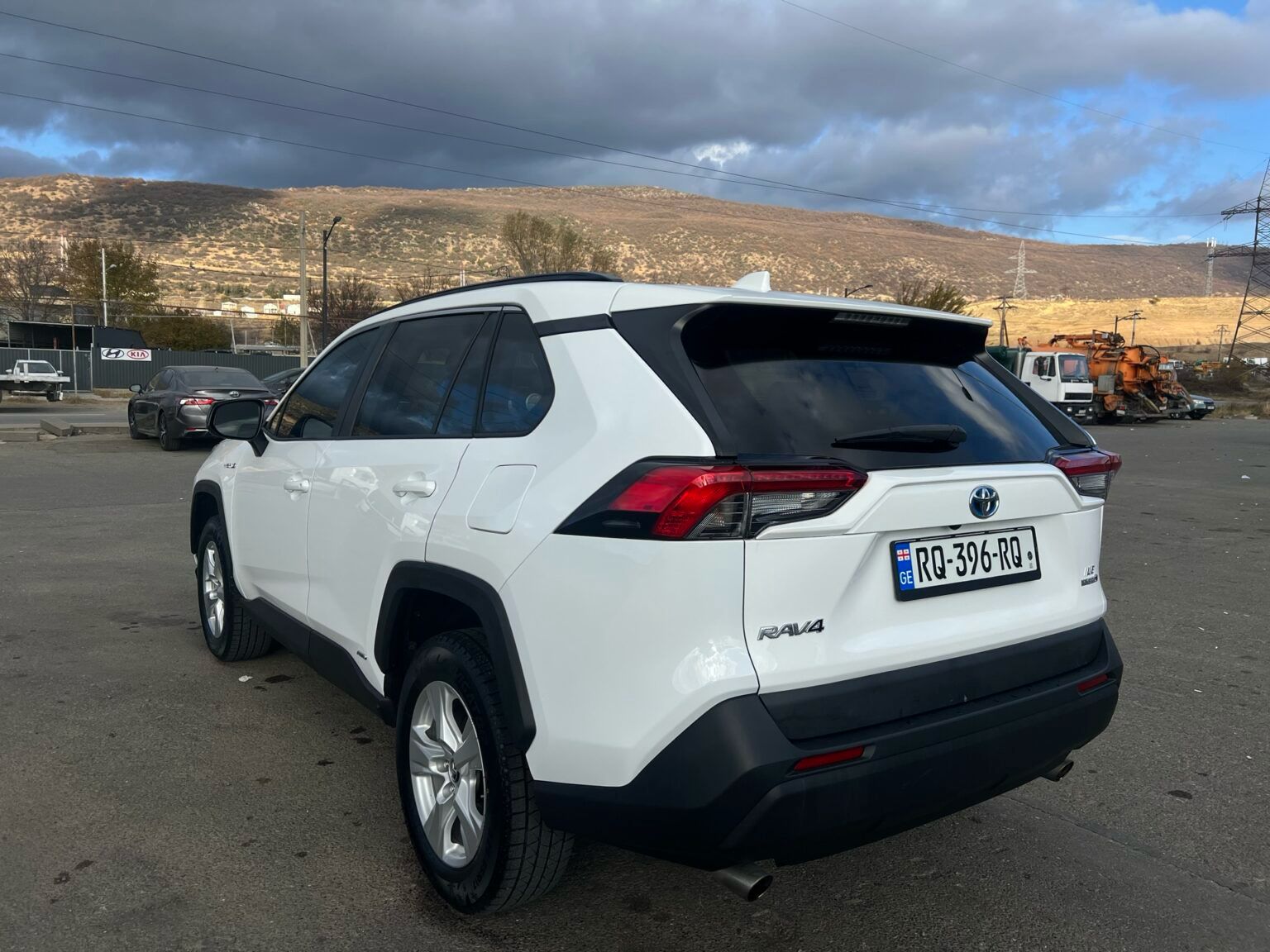 4x4 rental tbilisi kutaisi batumi toyota rav4