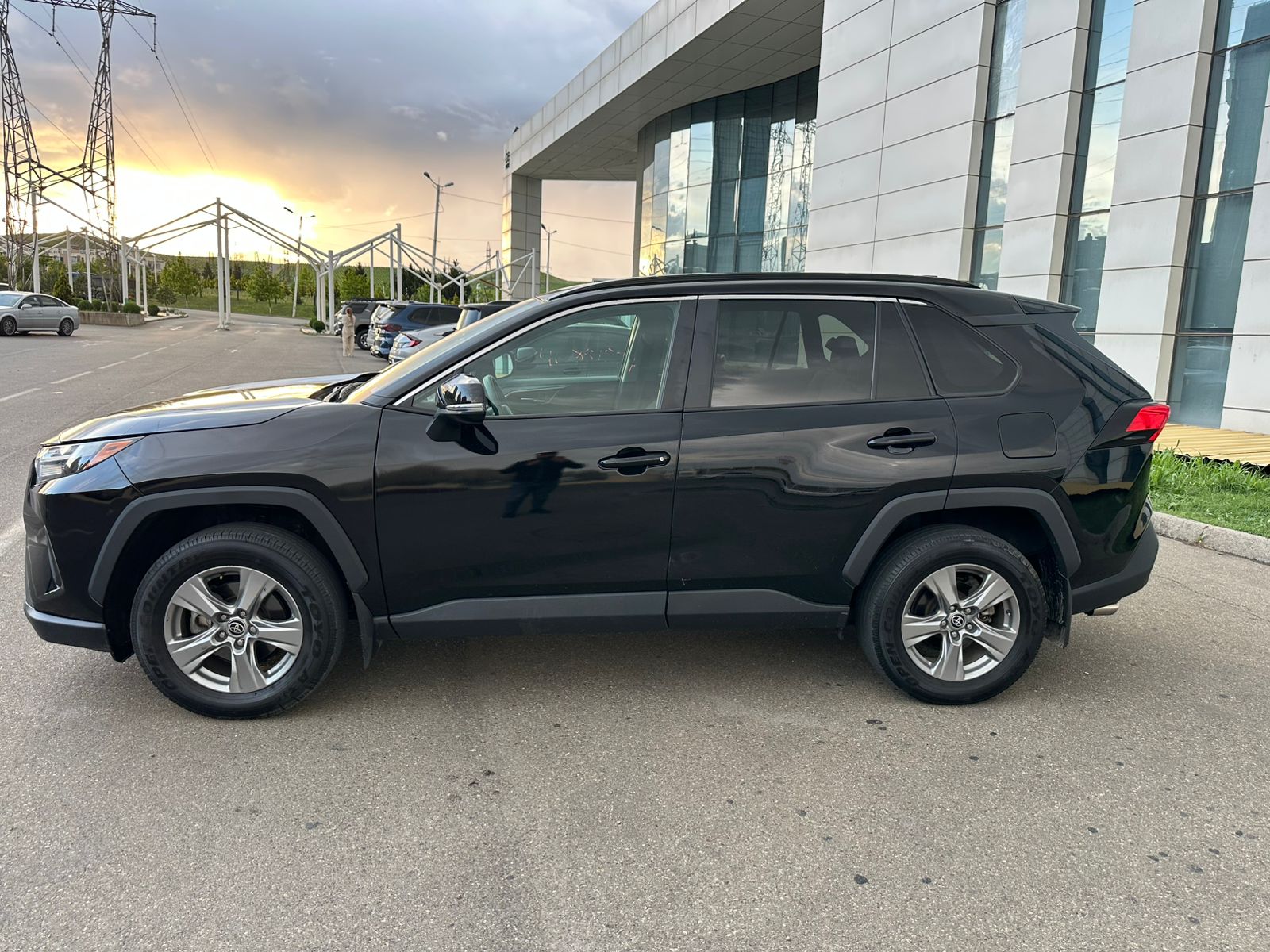 Rent a SUV toyota rav4 2023